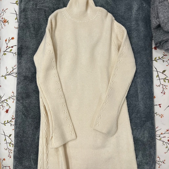 Grey Turtleneck Sweater dress - Picture 4 of 5